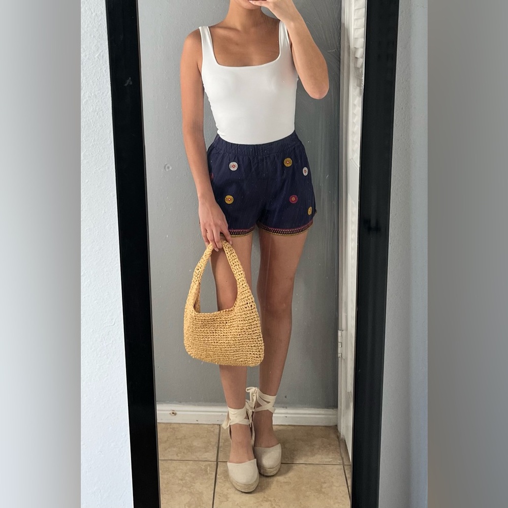 Madewell elastic waist pull on Embroidered Shorts M boho beach tropical vacation